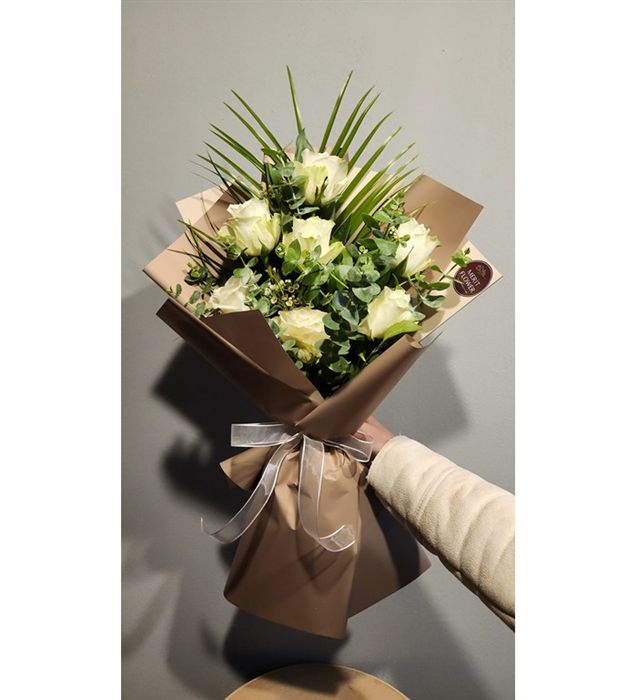 White Roses 7 Adet