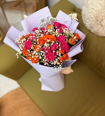 ankara çiçek siparişi, kırmızı gül buketi, vazoda gül