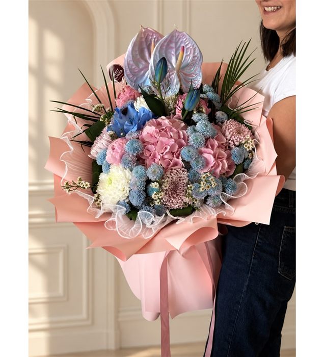 Bubblegum Blue – Mavi Lilyum, Şakayık ve Ortanca Buketi