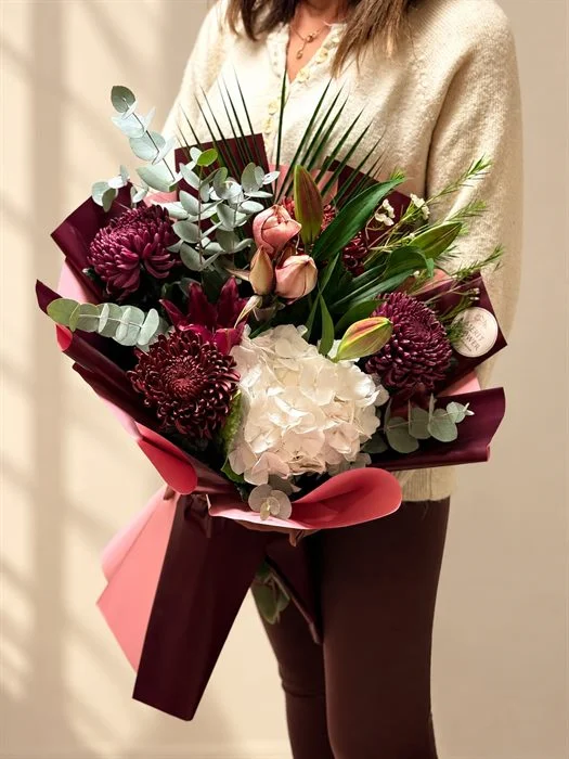 Burgundy Bloom - Amarlylis Lilyum ve Ortanca Buketi