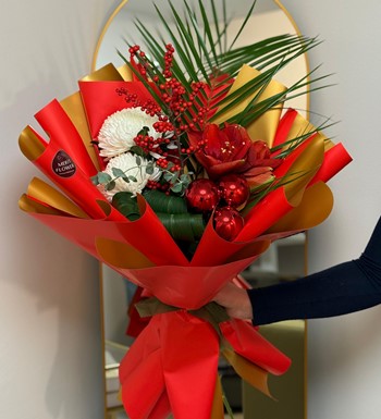 ankara çiçekçi,  yılbaşı çiçekleri, delux Flower, ile buketi